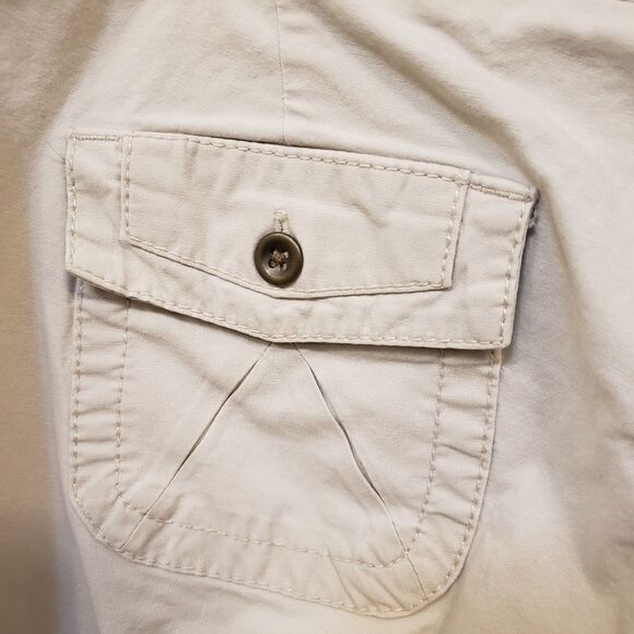 Dockers sand color mid rise curvy capris Pre-owned - Picture 3 of 6